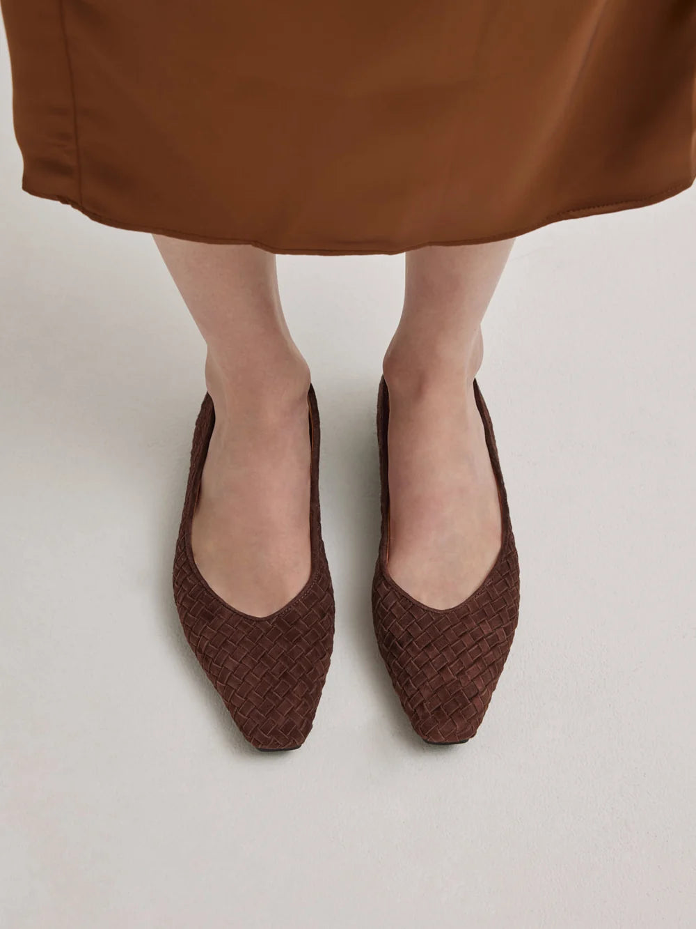 DARK BROWN