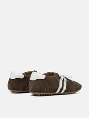 DARK BROWN