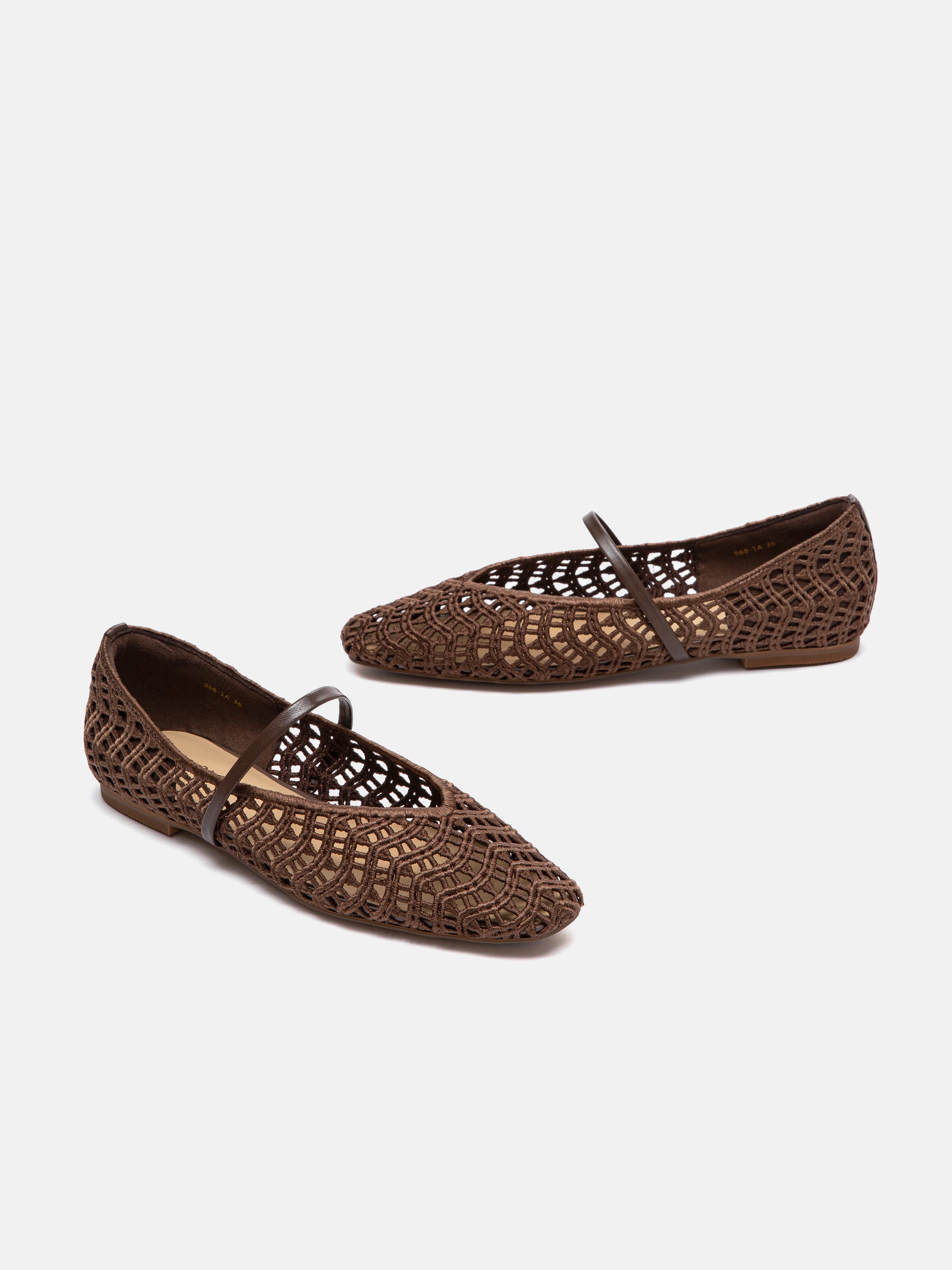 DARK BROWN