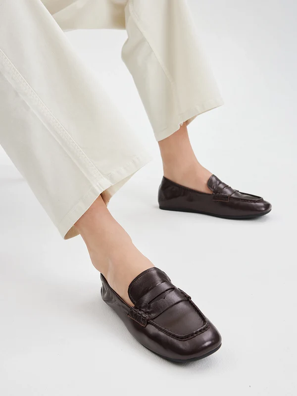DARK BROWN
